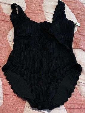 Aerie size XL Black Scalloped One-Piece Swimsuit